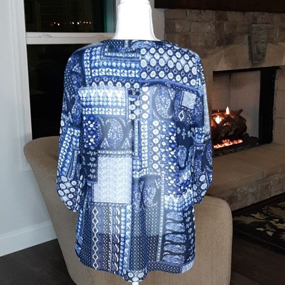 Sara Michelle Blue and White Flowy Sheer Top - Picture 3 of 9